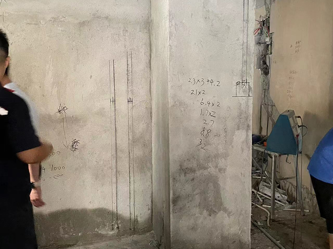 砌墙，墙面批荡